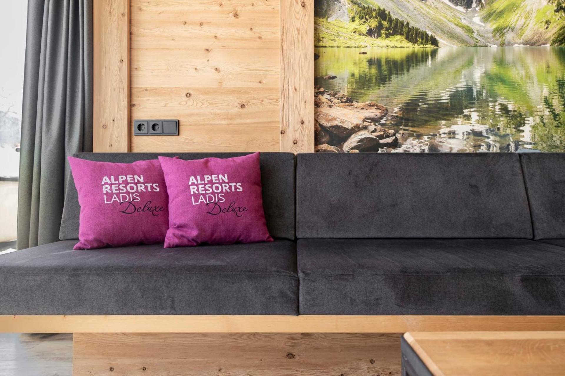 Alpenapart Ladis Ehemals Alpenapart Alexander Inklusive Sommer Bergbahnticket Ngoại thất bức ảnh